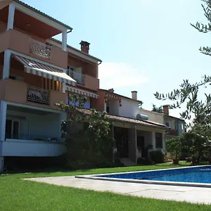 https://aura-residence.in-istria.net